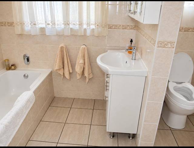 3 BEDROOM HOUSE FOR SALE IN FICHARDT PARK